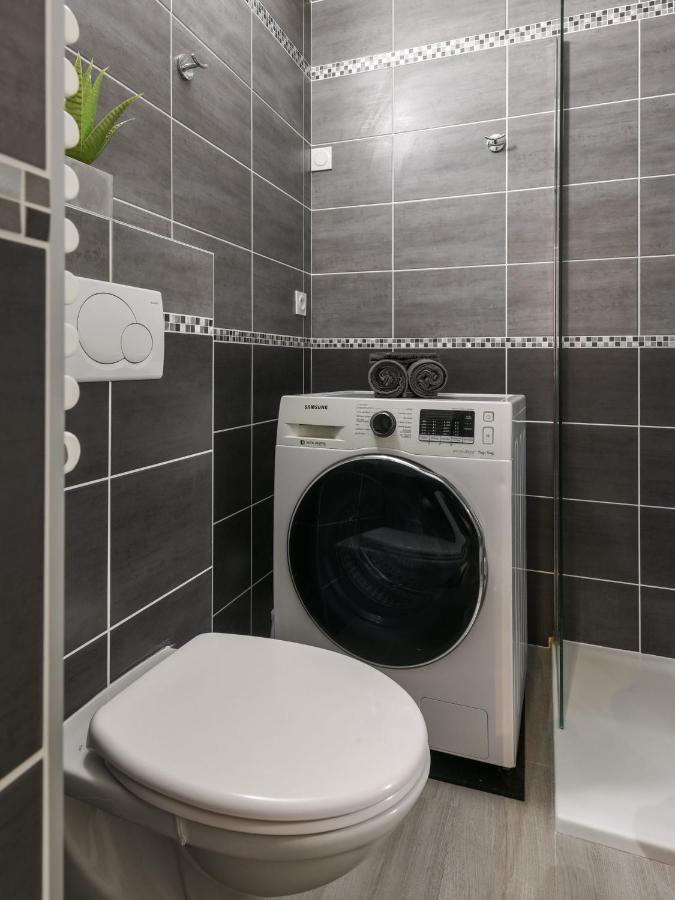 Au Nom De La Rose - Casa Vostra - Caution 800 Eur & Id Requises -