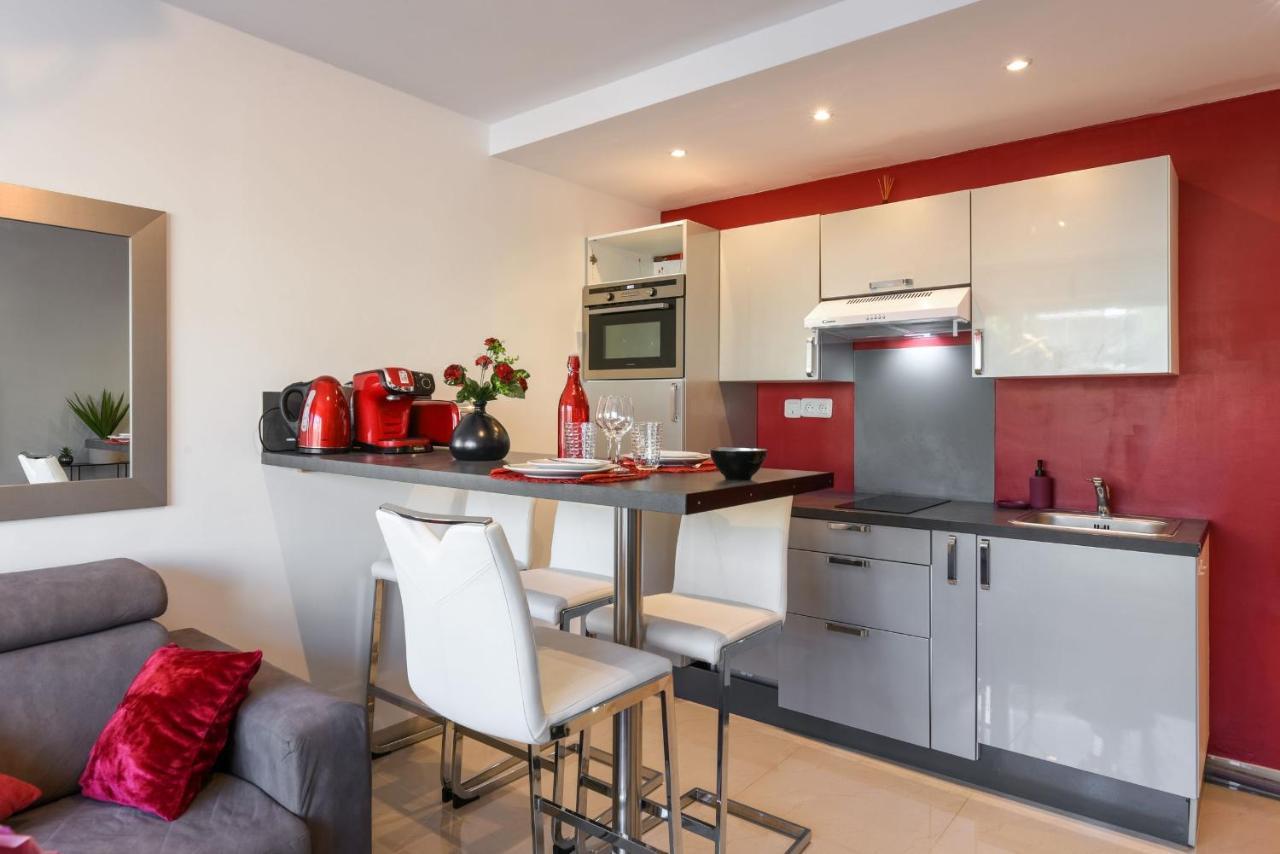 Au Nom De La Rose - Casa Vostra - Caution 800 Eur & Id Requises -